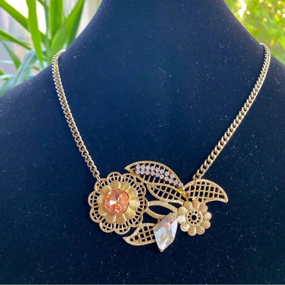 Oliver Bonas Gold Tone Pink Floral Pendant Necklace